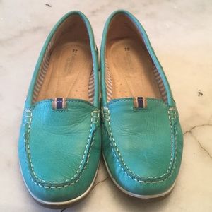 Green/Teal Naturalizer N5 Comfort loafers.